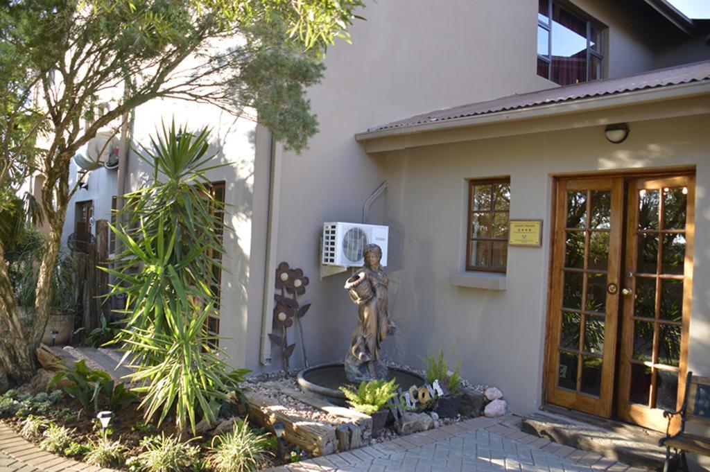 Two Bells Guest House Bloemfontein Exterior foto
